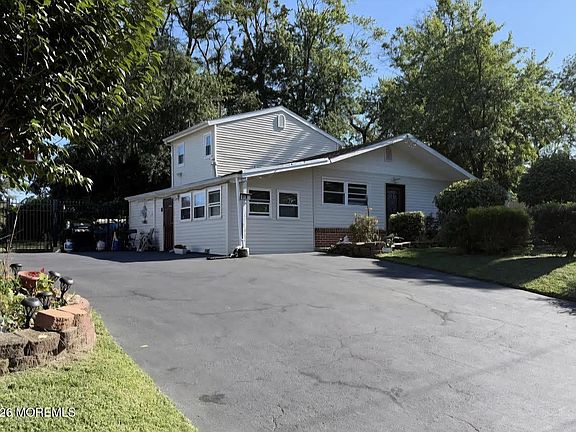 2nd image of 608 Wayside Road