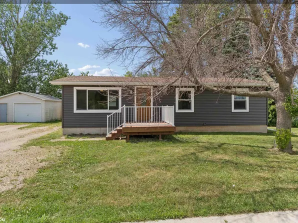 90 Seymour Ave, Garner, IA 50438