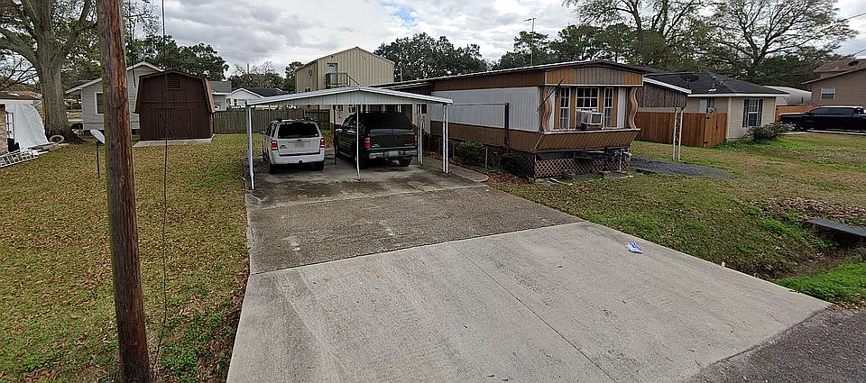 side view with main car port