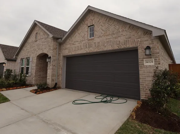 14121 Baikal Manor Dr, Santa Fe, TX 77510