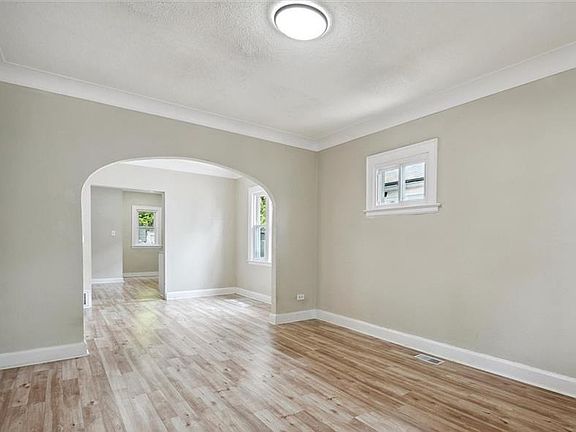 3rd image of 1746 Mansfield Rd