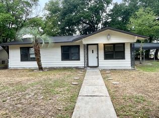 2 Circle C St, Orange, TX 77630