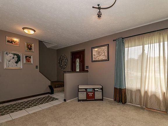 4th image of 3105 Helen Dr