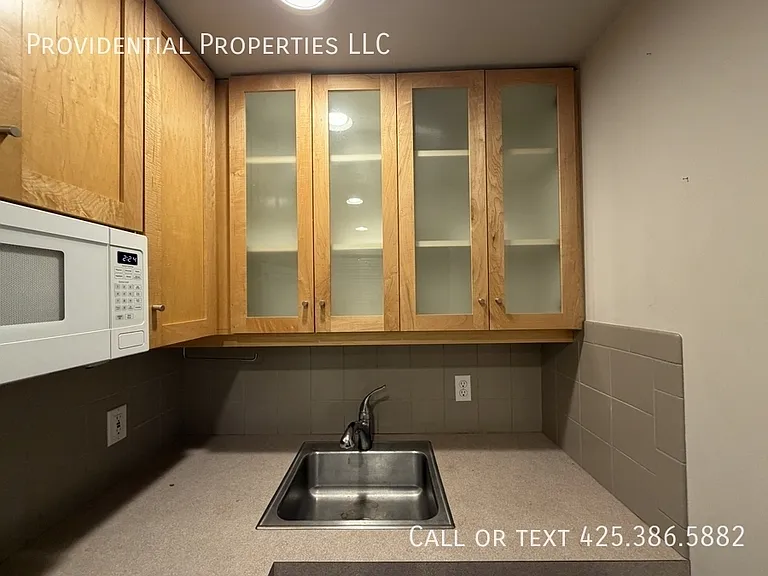 2113 N 37th St #3 — Photo 15