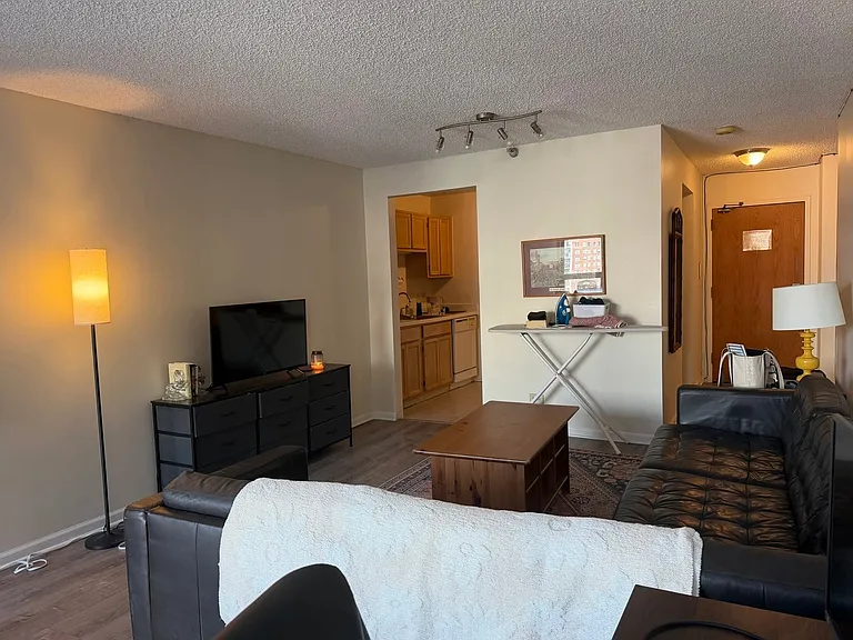 402 Harper Ave — Photo 9