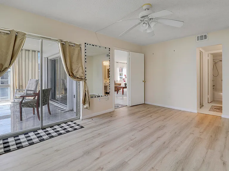 410 Wilma Cir #308 — Photo 21