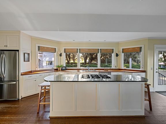 47th image of 1451 River Rd