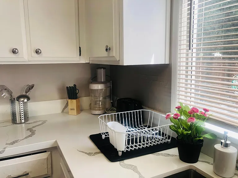 6056 Fountain Ave — Photo 9