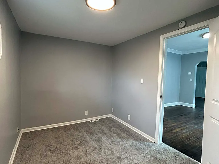 5722 Forest Ave — Photo 6
