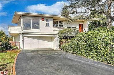2nd image of 2101 Park Dr