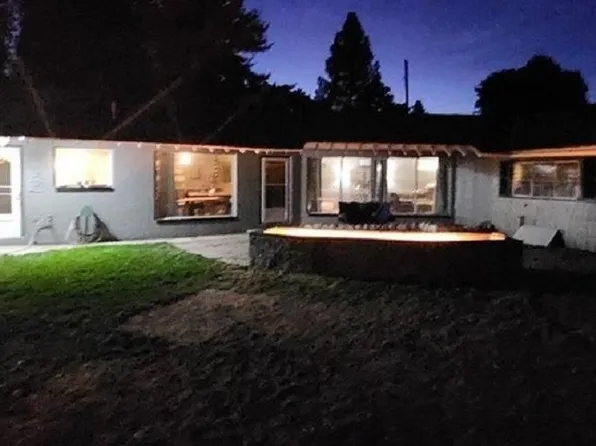 303 N 2nd St W, Chewelah, WA 99109