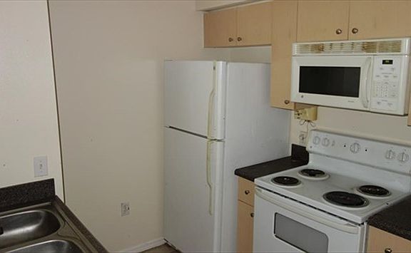 3rd image of 4115 San Marino Blvd APT 104