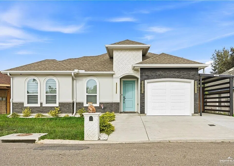 2004 Lake Front Dr