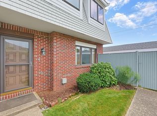 52 Rosewood Dr Unit 52, Stoughton, MA 02072