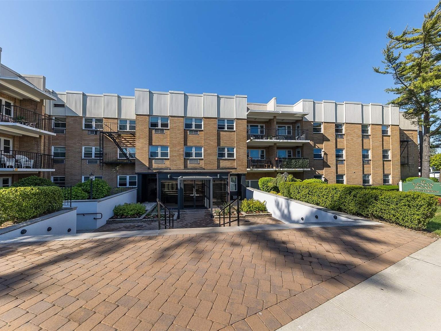 10 Lenox Road UNIT 2 M, Rockville Centre, NY 11570 Zillow