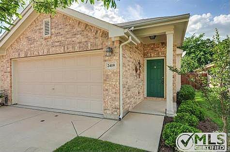 2nd image of 2419 Ravenwood Ct