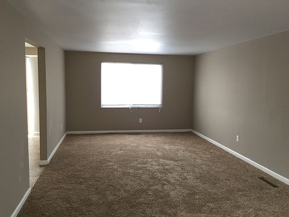 4th image of 7125 Mandrake Dr