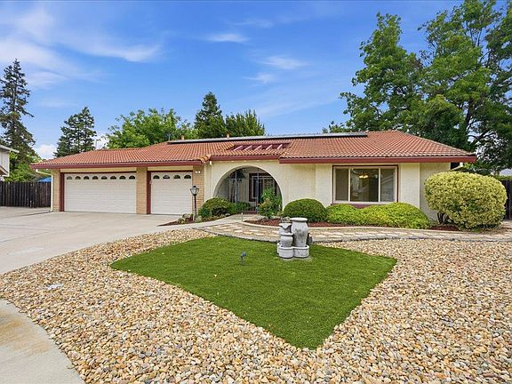 2nd image of 16 Rice Ct