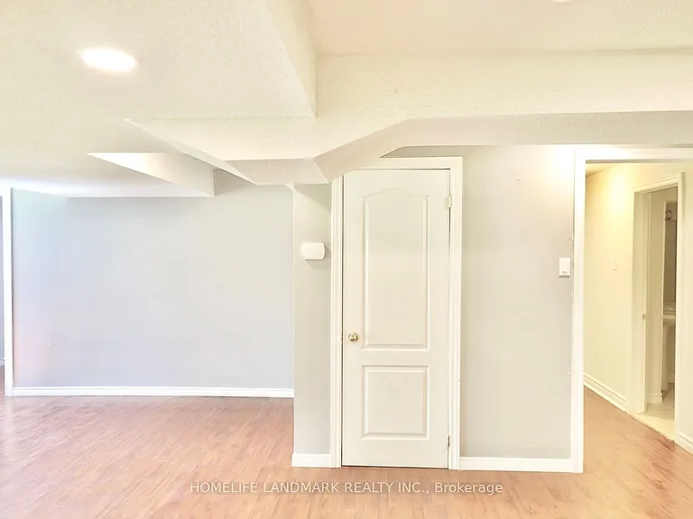 49 Williamson Dr W — Photo 13