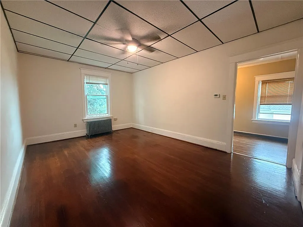 4 bed, 1.0 bath, 1166 sqft, $2,000 — Photo 2