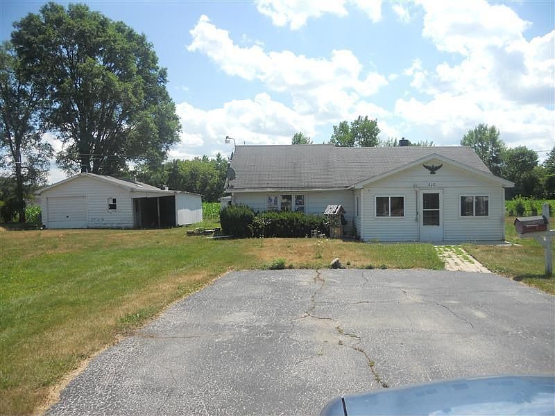 1st image of 217 Wellington St