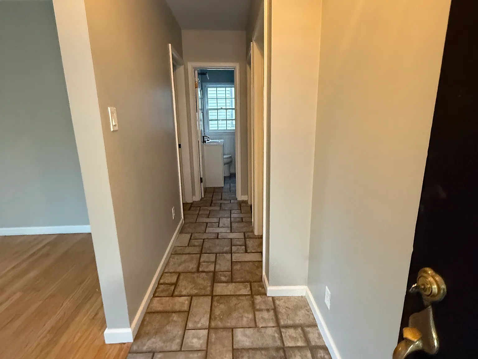 3 bed, 1185 sqft, $2,300 — Photo 3