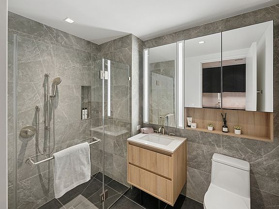 4th image of 312 W 43rd St #2I