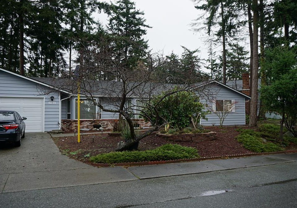 1st image of 1584 SW Robertson Dr
