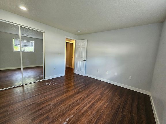 5th image of 115 Birch Ct