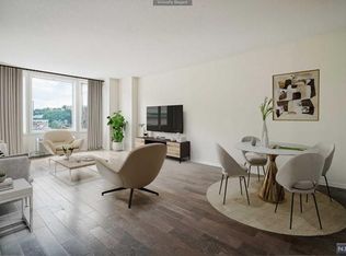 2309 City Pl, Edgewater, NJ 07020