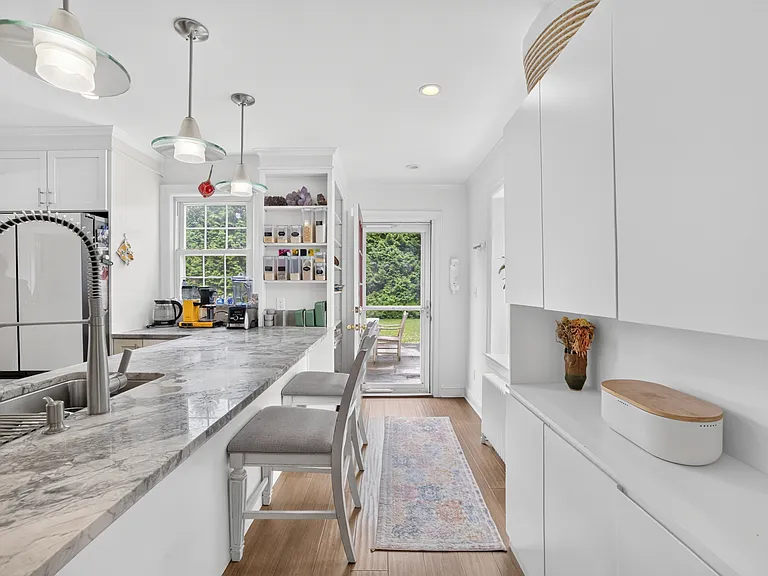 44 Elizabeth St — Photo 14