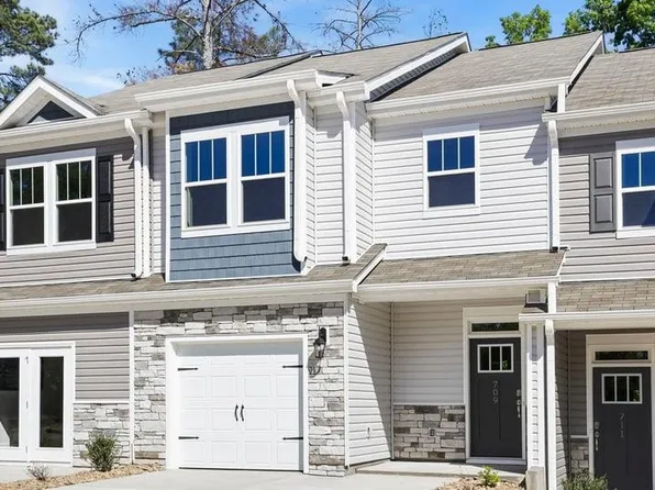 709 Lesbury Ln, Spartanburg, SC 29301