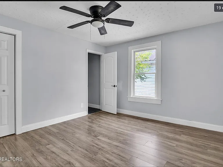 2410 Jefferson Ave — Photo 14