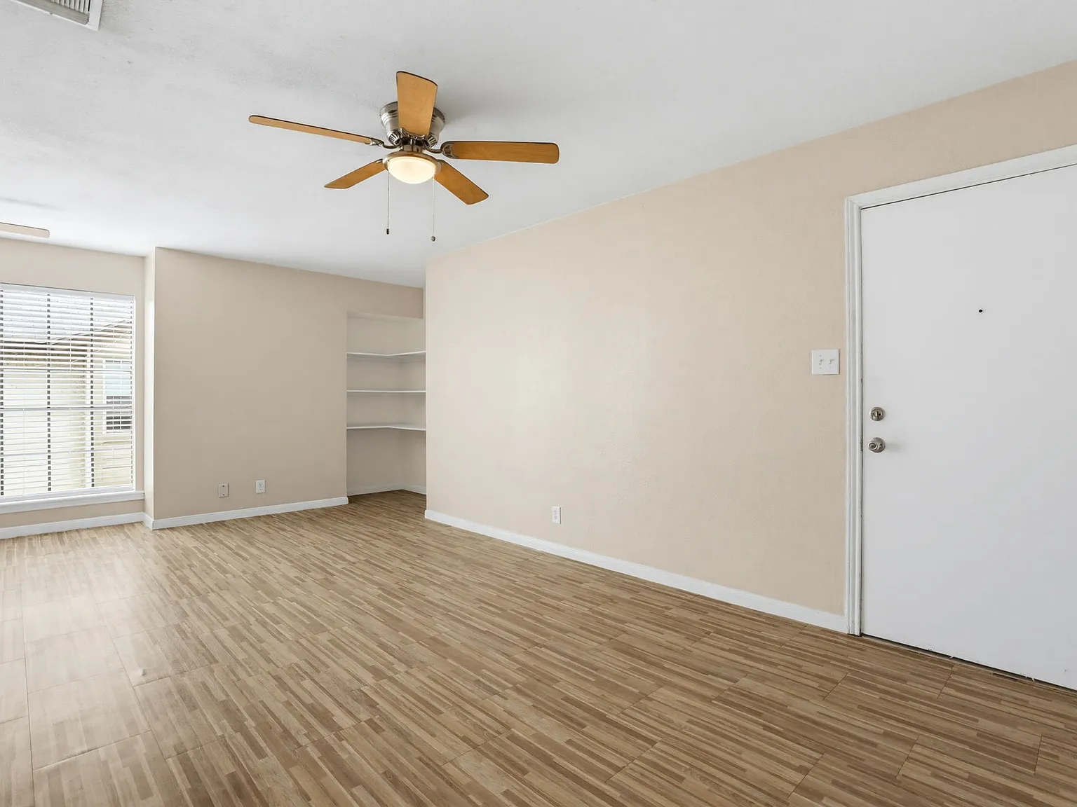 10537 Starcrest Drive - 10543 — Photo 2