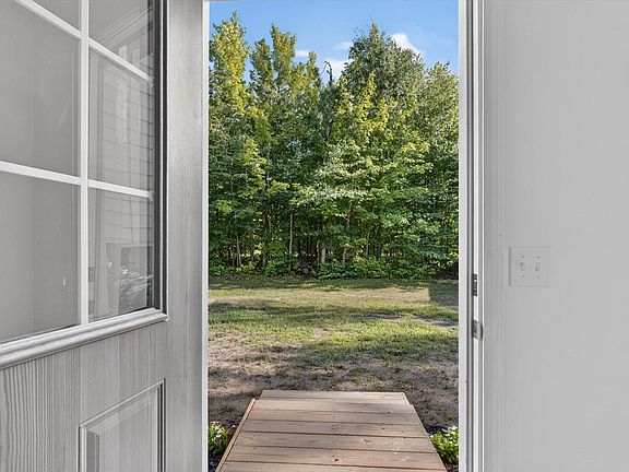 5th image of 4241 Laming Cir