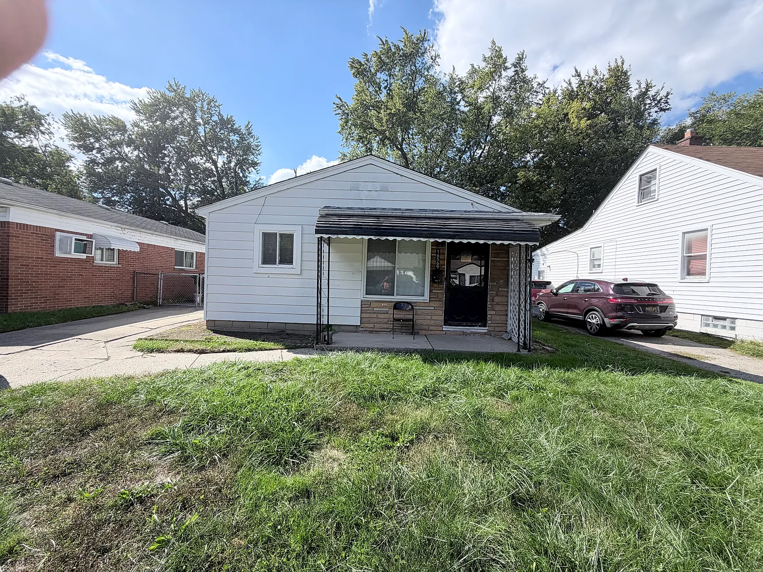 3 bed, 918 sqft, $1,250 — Photo 1