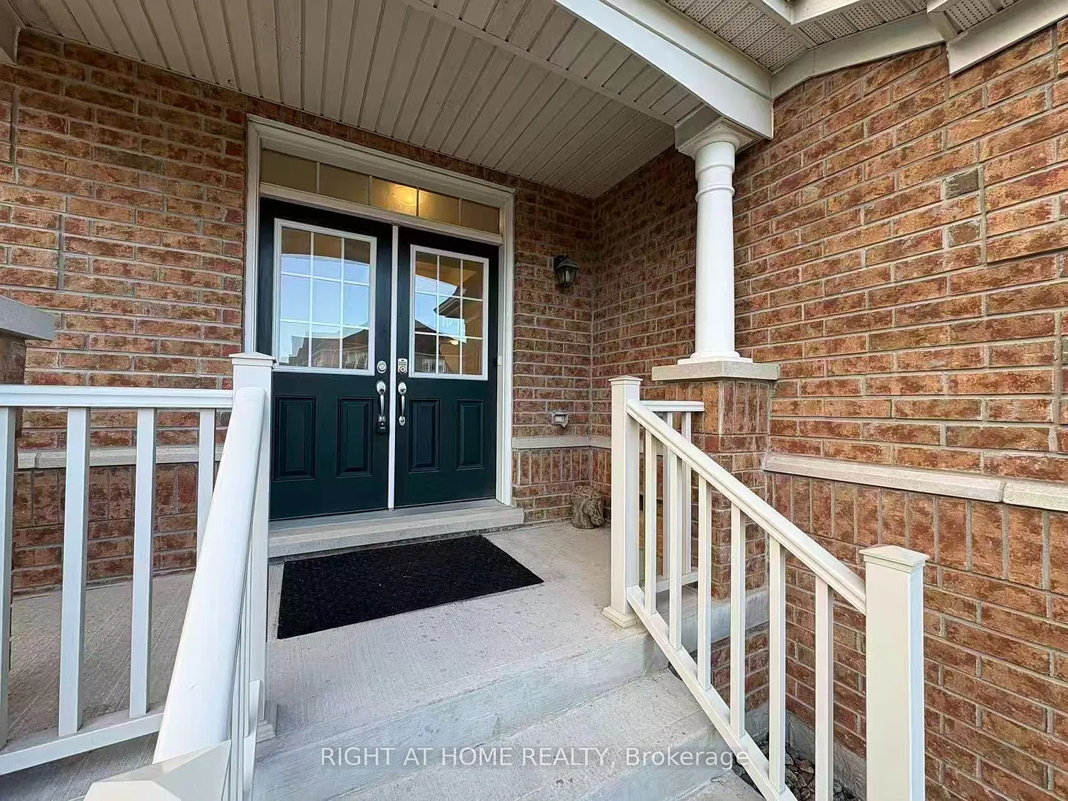 4 bed, $3,600 — Photo 2
