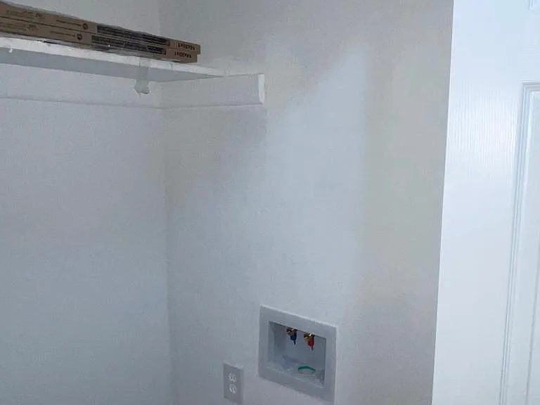 washer dryer area