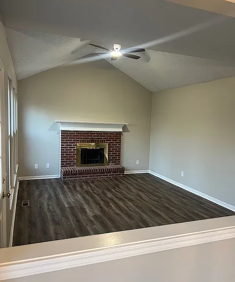4834 Cornell Dr — Photo 2