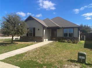 101 Dove Landing Ct, Navasota, TX 77868