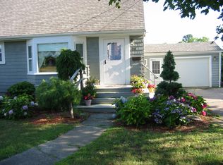 22 Lawrence St, Swansea, MA 02777