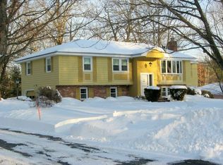 7 Homestead Rd, Pelham, NH 03076