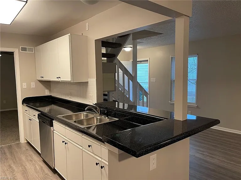 808 Quesnel Dr — Photo 9