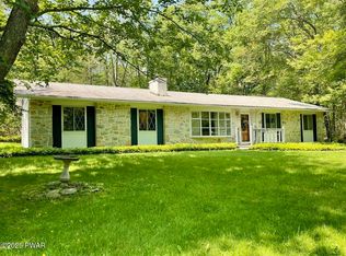 52 Westwood Blvd, Gouldsboro, PA 18424