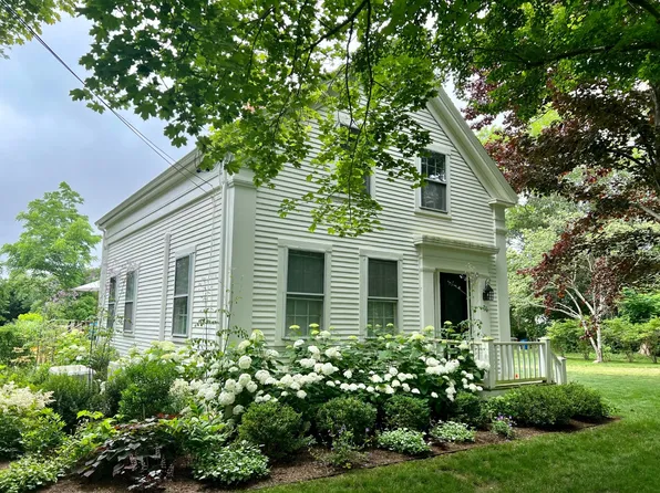 36 Music St, West Tisbury, MA 02575