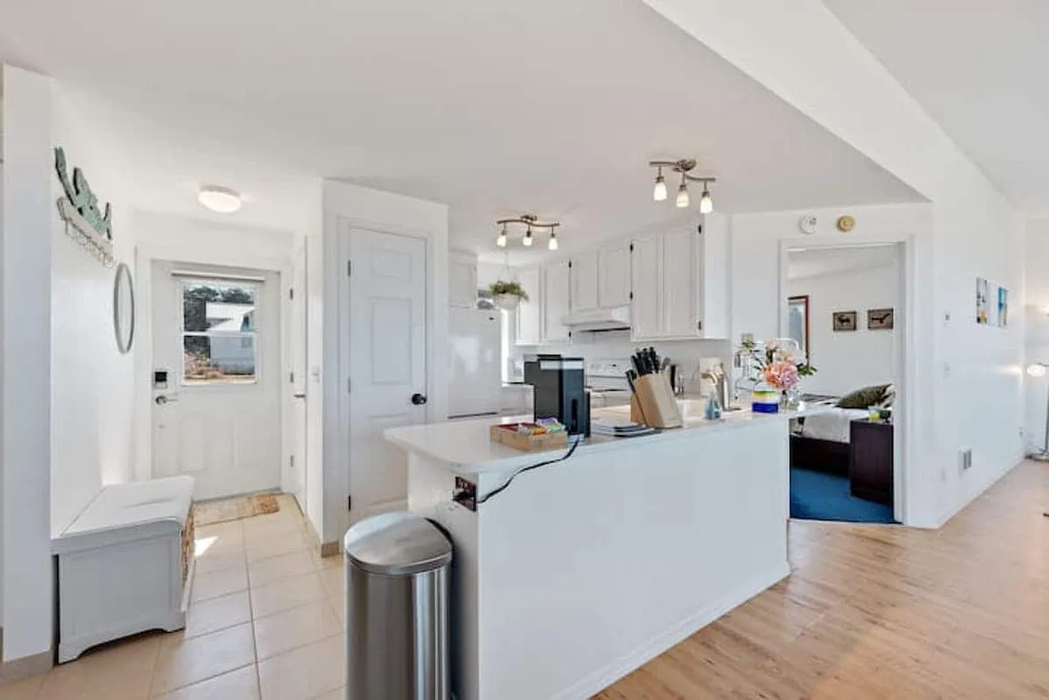 2 bed, 2.0 bath, $6,034 — Photo 4