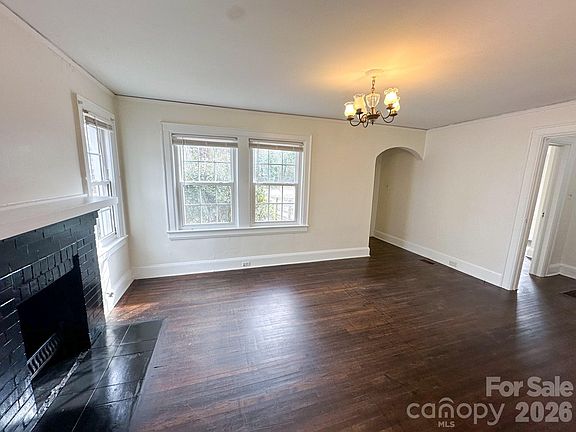 5th image of 2406 Celia Ave