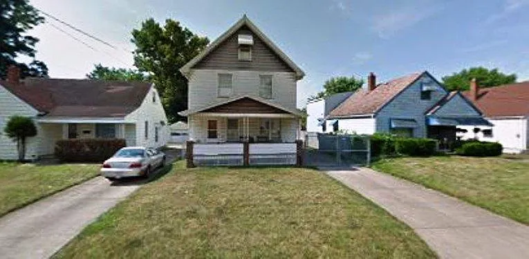 341 Cornell Ave photo 1