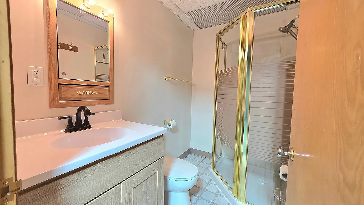 4 bed, 2.5 bath, 1858 sqft, $2,500 — Photo 1