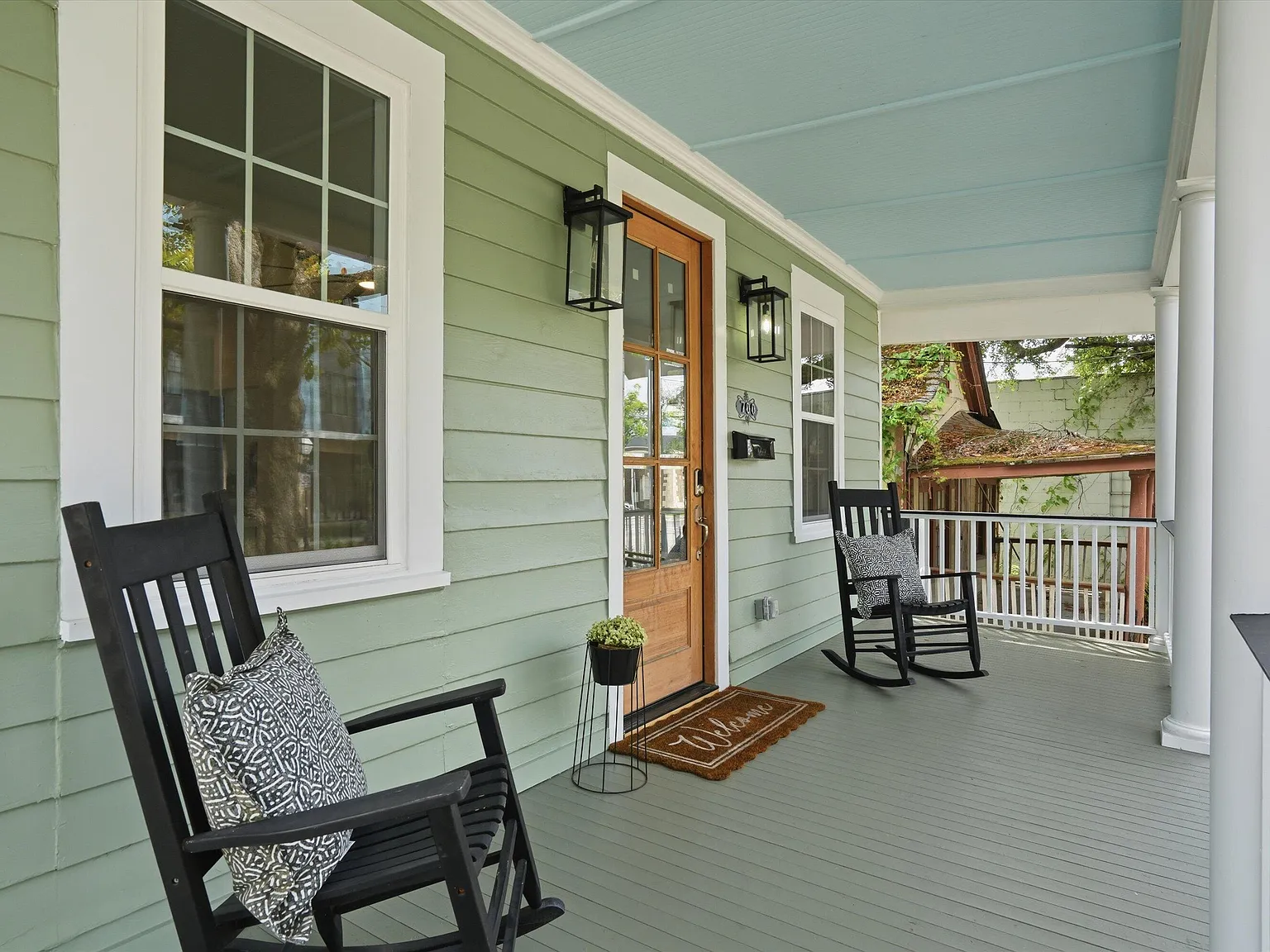 3 bed, 2.0 bath, 1104 sqft, $4,200 — Photo 3